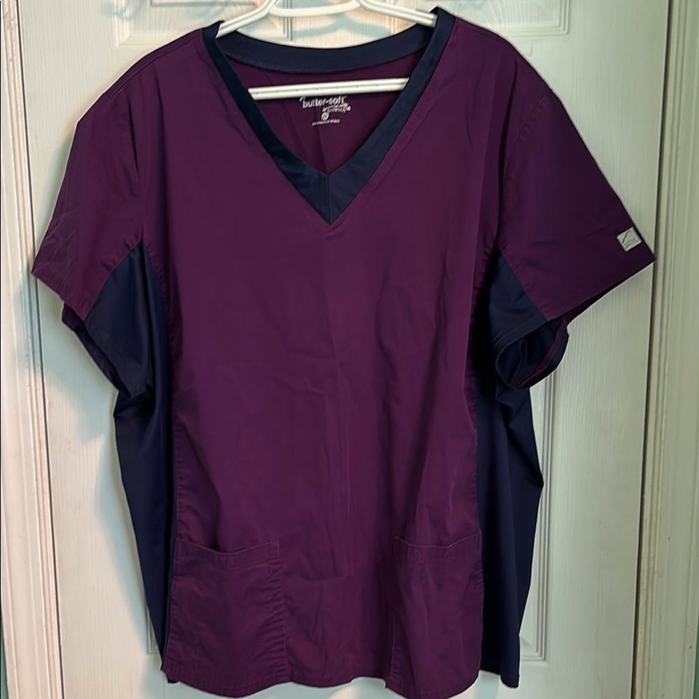 Butter Soft Stretch Plus Eggplant Scrub Top. Size 3X.